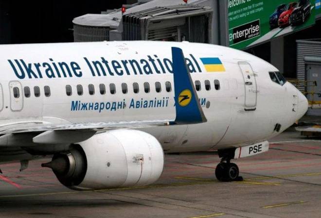 Ukrainian Boeing 737-800 airplane crashed soon after taking off from Tehran's Imam Khomeini airport due to technical difficulties Ukrainian Boeing 737-800 airplane crashed soon after taking off from Tehran's Imam Khomeini airport due to technical difficulties