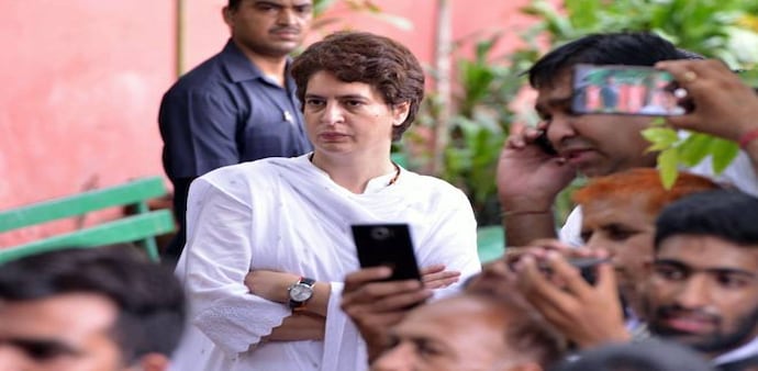 Anti-CAA protests: Priyanka Gandhi meets Maulana Asad Raza Hussaini Anti-CAA protests: Priyanka Gandhi meets Maulana Asad Raza Hussaini