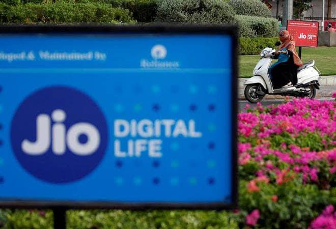 Mukesh Ambani-owned Reliance Jio has paid Rs 195 crore to the DoT Mukesh Ambani-owned Reliance Jio has paid Rs 195 crore to the DoT