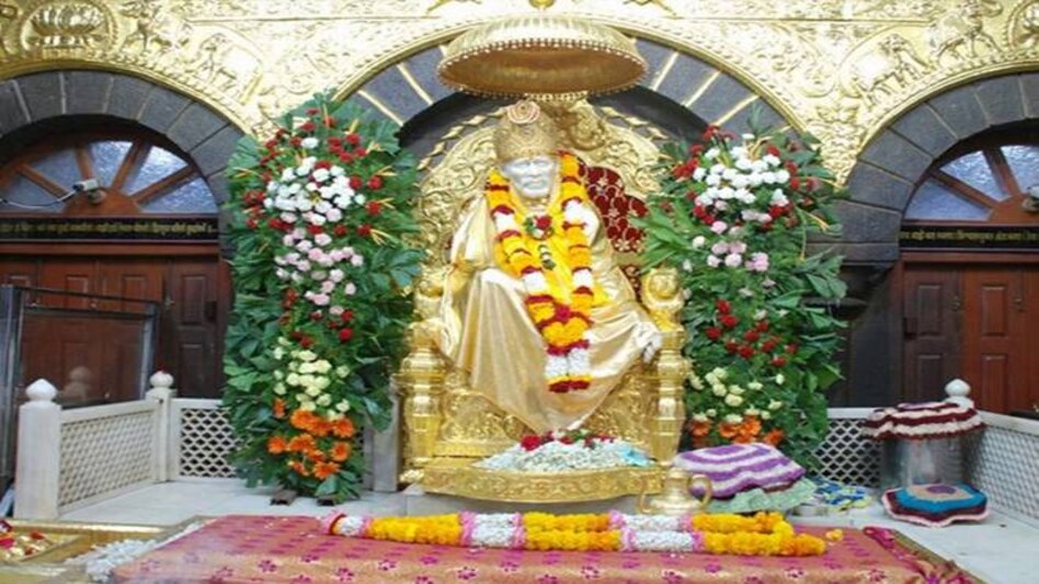 Shirdi Saibaba temple: 8.23 lakh devotees visited the temple in 11 days Shirdi Saibaba temple: 8.23 lakh devotees visited the temple in 11 days