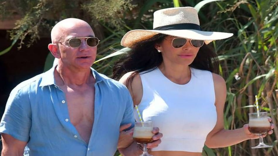 Jeff Bezos' new mansion in Beverly Hills is reportedly the most expensive sold in the Los Angeles area. Jeff Bezos' new mansion in Beverly Hills is reportedly the most expensive sold in the Los Angeles area.