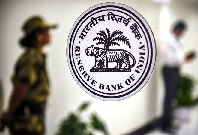 RBI rate committee torn between growth concerns, inflation fears RBI rate committee torn between growth concerns, inflation fears