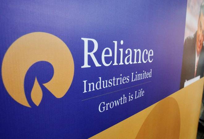 RIL valuation zoomed Rs 33,534.56 crore to 9.42 lakh crore, the most among the frontline entities RIL valuation zoomed Rs 33,534.56 crore to 9.42 lakh crore, the most among the frontline entities