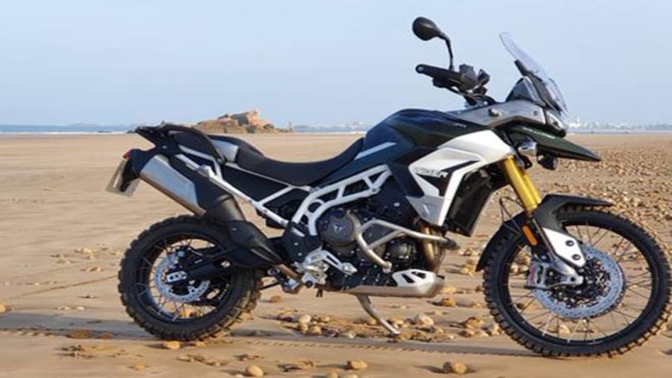 The Tiger 900 is a big step up from the Tiger 800 in terms of performance, features and design The Tiger 900 is a big step up from the Tiger 800 in terms of performance, features and design