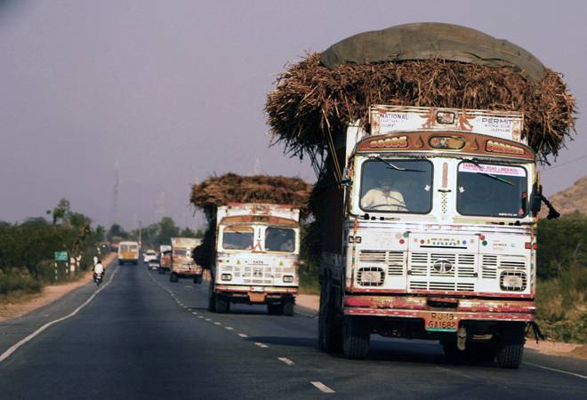 Truck drivers, owners pay Rs 47,000 crore bribe on road every year
