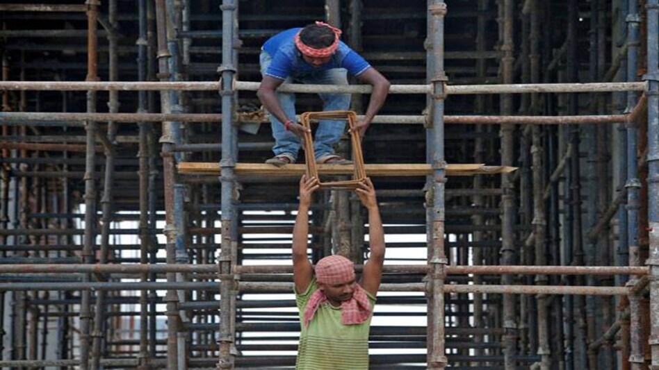 Daily wage workers have been severely affected by measures against coronavirus Daily wage workers have been severely affected by measures against coronavirus