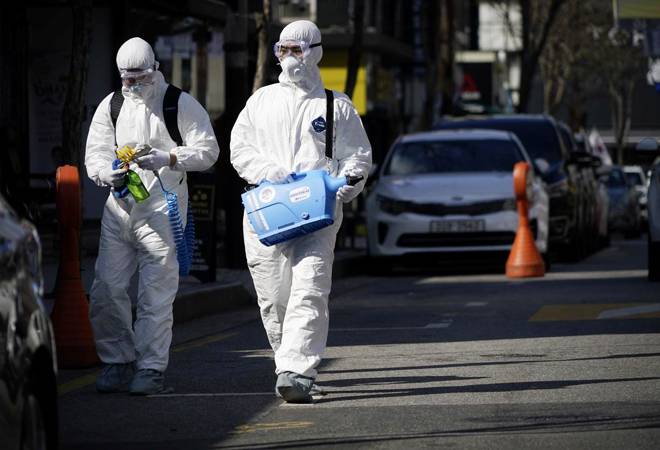 Coronavirus has taken 8,967 lives across the world in just three months and has infected more than 2 lakh people around the world. Coronavirus has taken 8,967 lives across the world in just three months and has infected more than 2 lakh people around the world.