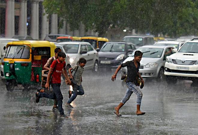 Delhi weather updates: Delhi witnessed massive rains and hailstorms on March 14 Delhi weather updates: Delhi witnessed massive rains and hailstorms on March 14