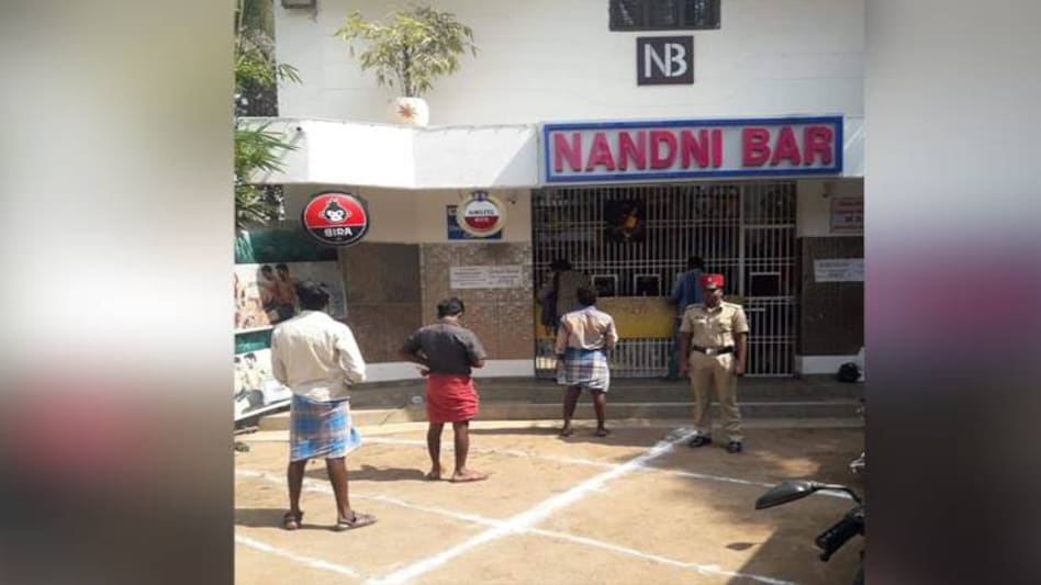 Kerala is estimated to have around 1.6 million alcoholics. Almost 45 percent of them are chronic alcoholics Kerala is estimated to have around 1.6 million alcoholics. Almost 45 percent of them are chronic alcoholics