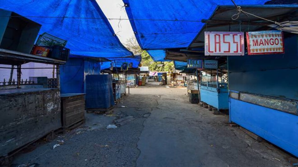 While Prime Minister Narendra Modi announced the 21-day countrywide lockdown on Tuesday evening, the Union Territory administration had announced a lockdown across Jammu and Kashmir till March 31 on Sunday While Prime Minister Narendra Modi announced the 21-day countrywide lockdown on Tuesday evening, the Union Territory administration had announced a lockdown across Jammu and Kashmir till March 31 on Sunday