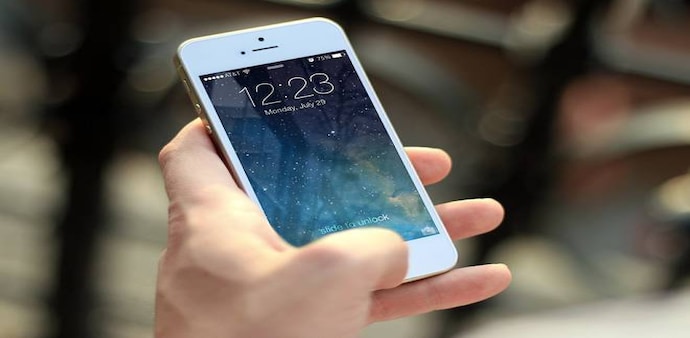 Coronavirus news: COVID-19 to impact smartphone sales Coronavirus news: COVID-19 to impact smartphone sales