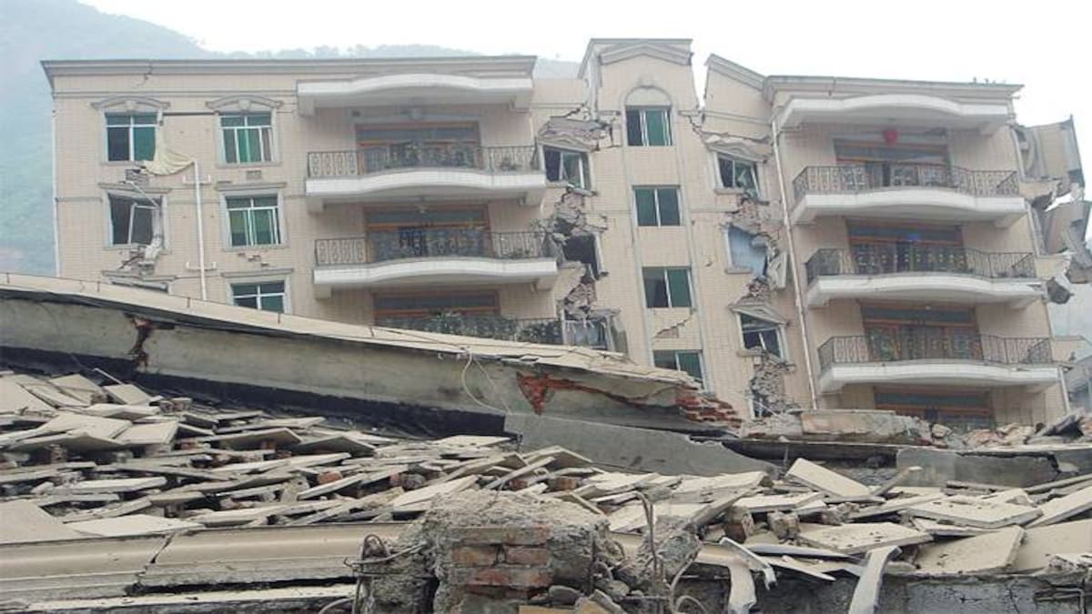 7.8 magnitude earthquake strikes near Russia's Kuril islands; no