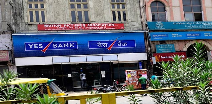 Yes Bank Crisis: Yes Bank took to Twitter to make the announcement on Tuesday Yes Bank Crisis: Yes Bank took to Twitter to make the announcement on Tuesday