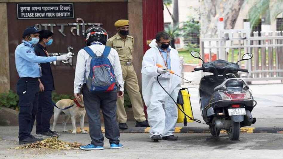 Delhi Chief Minister Arvind Kejriwal had said that Delhi would follow the Centre's guidelines on opening of the neighbourhood and stand-alone shops during the lockdown till May 3 Delhi Chief Minister Arvind Kejriwal had said that Delhi would follow the Centre's guidelines on opening of the neighbourhood and stand-alone shops during the lockdown till May 3