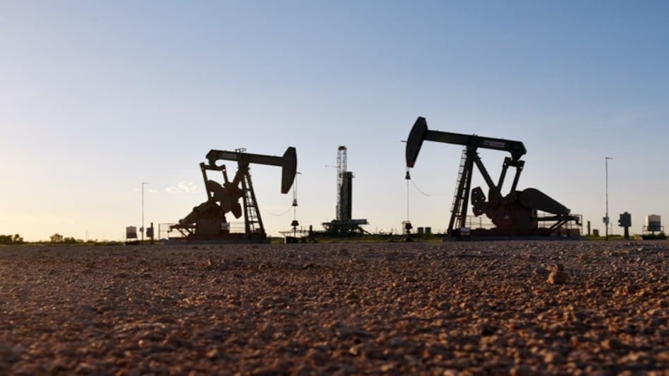 US oil prices hit historic low of -$1.43 per barrel on scant storage, dismal demand US oil prices hit historic low of -$1.43 per barrel on scant storage, dismal demand