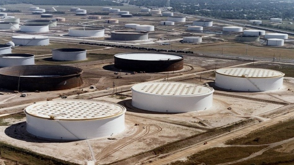 Ships, trains, caves: Oil traders chase storage space in world awash with fuel Ships, trains, caves: Oil traders chase storage space in world awash with fuel