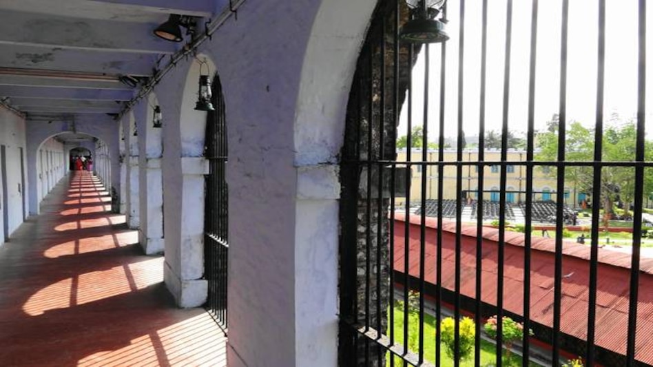 According to the Ministry of Health and Family Welfare data of April 10 (8 a.m.), Maharashtra has total 1,364 confirmed cases of COVID-19 According to the Ministry of Health and Family Welfare data of April 10 (8 a.m.), Maharashtra has total 1,364 confirmed cases of COVID-19