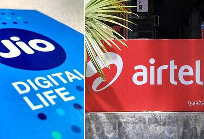 Coronavirus lockdown: Internet consumption jumps 30%; Airtel, Jio to benefit