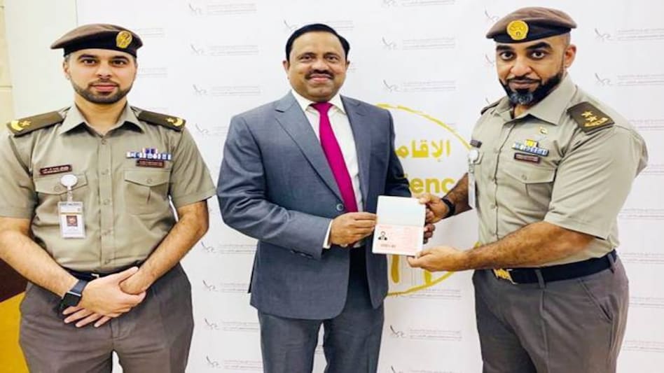Joy Arakkal (centre) was awarded the Business Golden Visa- 2020 by Dubai Immigration. (Photo: LinkedIn) Joy Arakkal (centre) was awarded the Business Golden Visa- 2020 by Dubai Immigration. (Photo: LinkedIn)