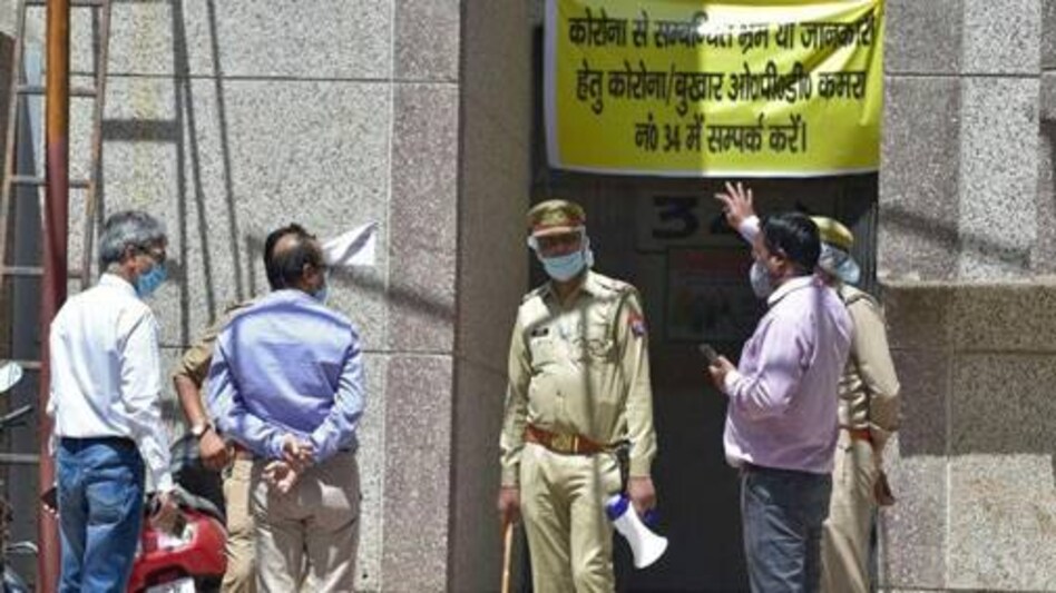 Coronavirus in India updates, lockdown status: Total number of confirmed coronavirus cases in India stand at 5,865, whereas death toll is at 169 Coronavirus in India updates, lockdown status: Total number of confirmed coronavirus cases in India stand at 5,865, whereas death toll is at 169