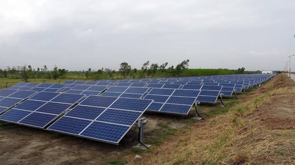 Cash-starved Shapoorji Pallonji sells solar assets to KKR for Rs 1,554 crore Cash-starved Shapoorji Pallonji sells solar assets to KKR for Rs 1,554 crore