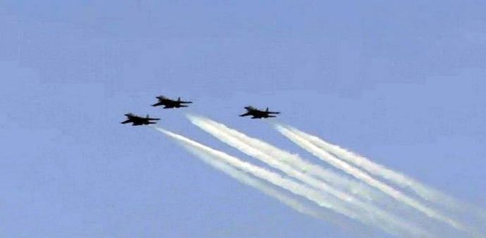 Indian Air Force pays aerial salute to all frontline workers for their contribution in the fight against COVID19 pandemic Indian Air Force pays aerial salute to all frontline workers for their contribution in the fight against COVID19 pandemic