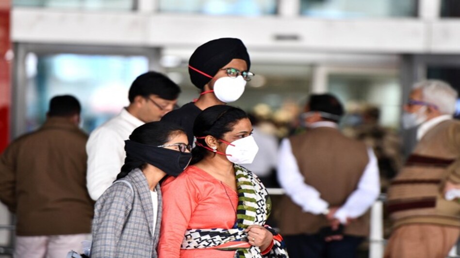 Coronavirus Lockdown 4.0: Masks mandatory in public places across the country; punishment for spitting Coronavirus Lockdown 4.0: Masks mandatory in public places across the country; punishment for spitting
