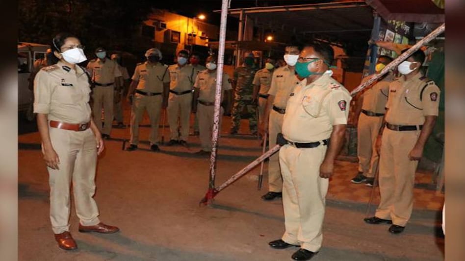 Maharashtra coronavirus update: Seven police officials have succumbed to coronavirus infection, which includes 4 from Mumbai and 1 each from Pune, Solapur and Nashik rural Maharashtra coronavirus update: Seven police officials have succumbed to coronavirus infection, which includes 4 from Mumbai and 1 each from Pune, Solapur and Nashik rural