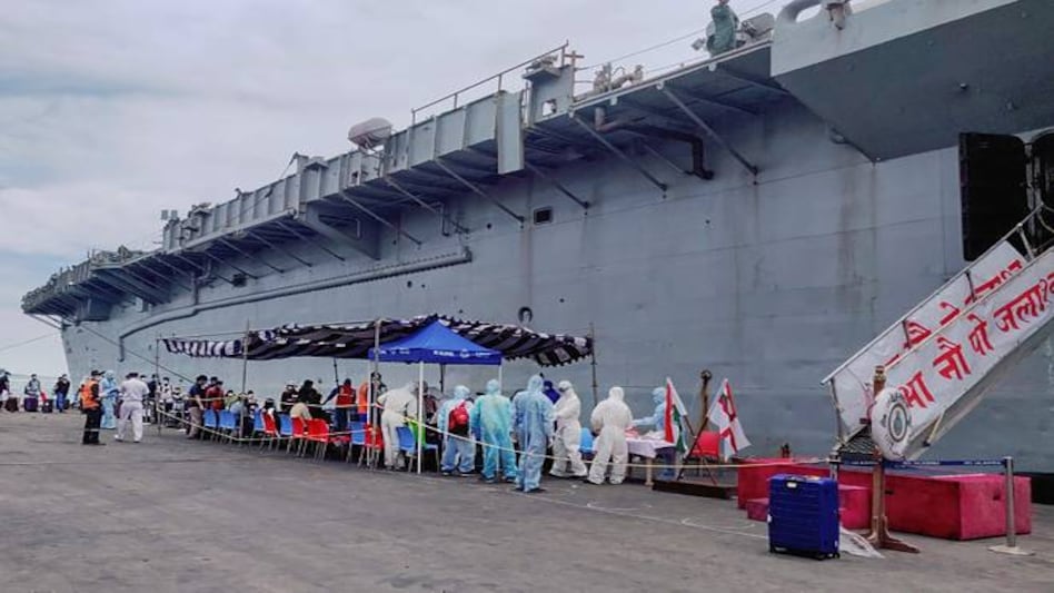 Arrangements for onward travel to hospitals or institutional quarantine centres and home quarantine have been ensured by the state government by deploying ambulances, state transport buses and taxis Arrangements for onward travel to hospitals or institutional quarantine centres and home quarantine have been ensured by the state government by deploying ambulances, state transport buses and taxis