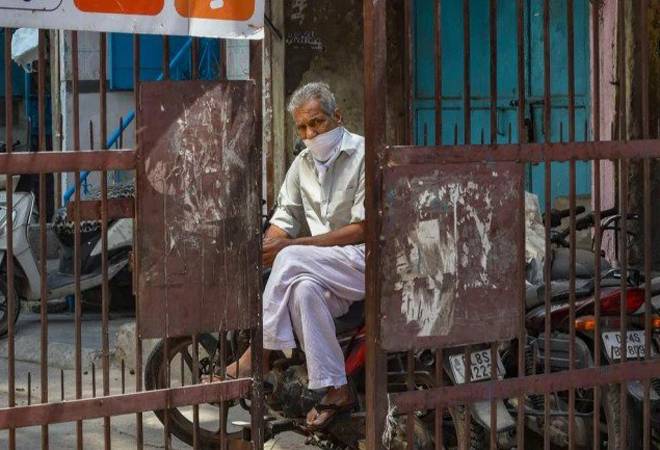 Of the 5,164 COVID-19 fatalities, Maharashtra tops the tally with 2,197 coronavirus deaths, Gujarat is second with 1,007 deaths, followed by Madhya Pradesh at 343, West Bengal at 309, Delhi at 416 Of the 5,164 COVID-19 fatalities, Maharashtra tops the tally with 2,197 coronavirus deaths, Gujarat is second with 1,007 deaths, followed by Madhya Pradesh at 343, West Bengal at 309, Delhi at 416