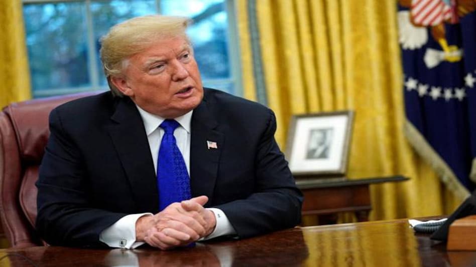 Trump-Twitter row: US President signs executive order Trump-Twitter row: US President signs executive order