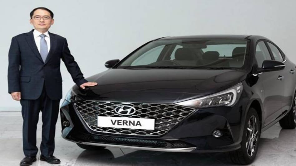 Hyundai ambushes Honda with new Verna as arch rival City's launch held up Hyundai ambushes Honda with new Verna as arch rival City's launch held up