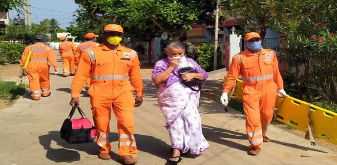 Visakhapatnam gas leak tragedy: Forensic team assesses situation Visakhapatnam gas leak tragedy: Forensic team assesses situation