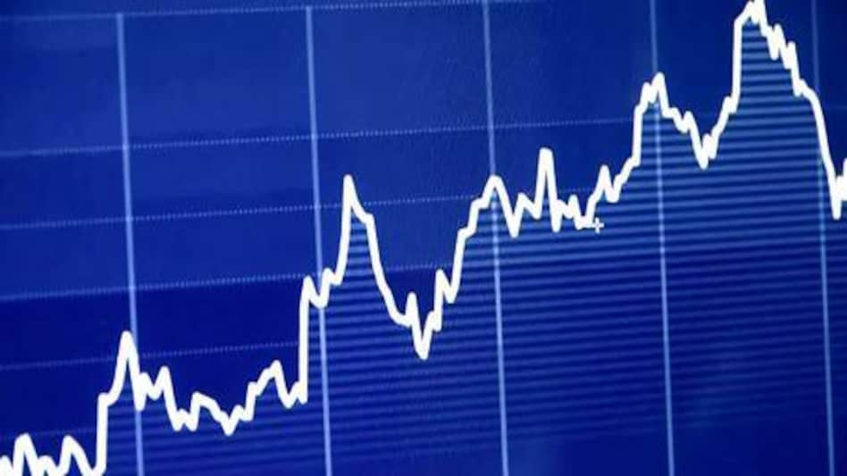 Indian Bank stock trades higher than 5, 20, 50 and 100-day but lower than 200-day moving averages Indian Bank stock trades higher than 5, 20, 50 and 100-day but lower than 200-day moving averages