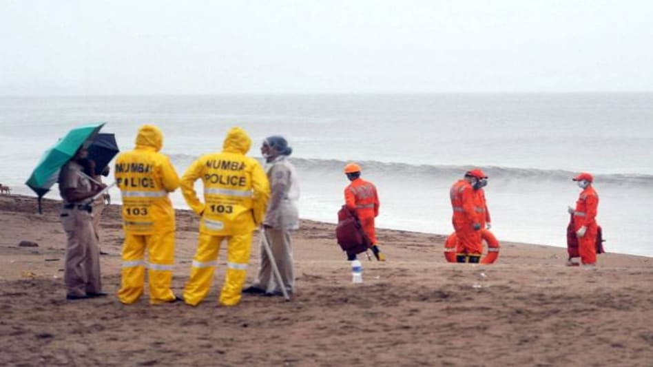 Cyclone Nisarga makes landfall in Alibaug and Maharashtra coast Cyclone Nisarga makes landfall in Alibaug and Maharashtra coast