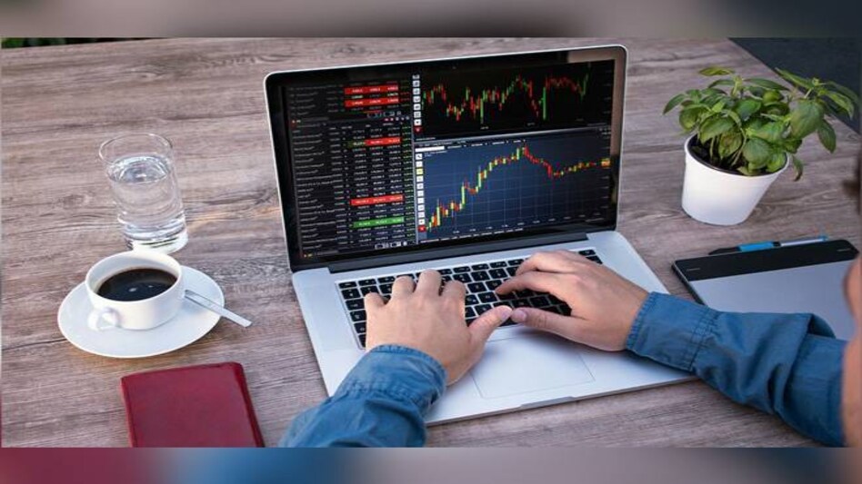 On the currency front, Rupee ended higher at 75.36 per US dollar against the last closing value of 75.55 per dollar on Tuesday On the currency front, Rupee ended higher at 75.36 per US dollar against the last closing value of 75.55 per dollar on Tuesday