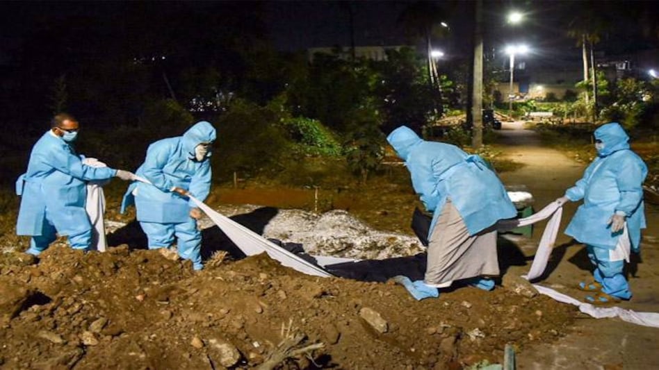 Coronavirus in West Bengal: Relatives of people who died due to COVID-19 in the state were not allowed to see the body so far Coronavirus in West Bengal: Relatives of people who died due to COVID-19 in the state were not allowed to see the body so far