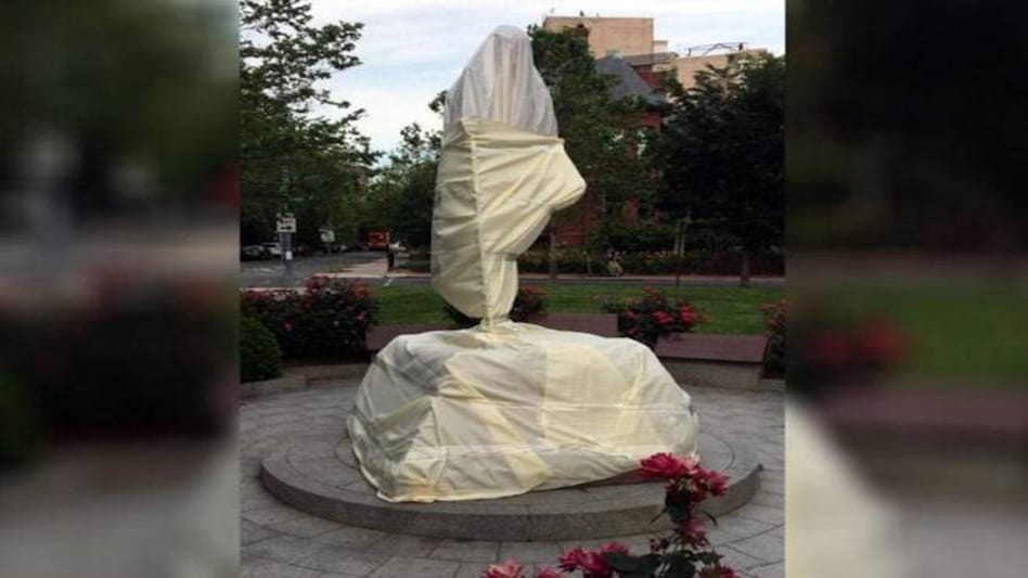 the statue was placed outside the Embassy of India's office the statue was placed outside the Embassy of India's office