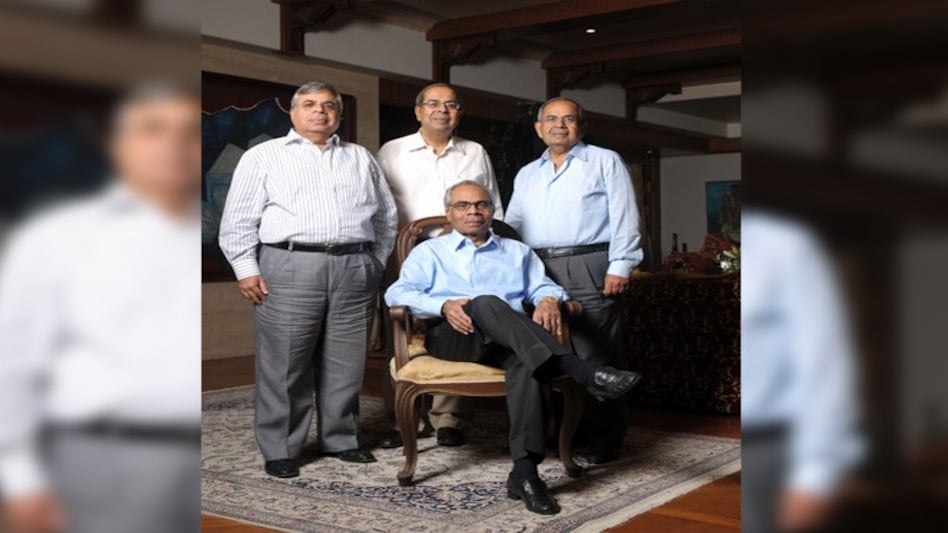Hinduja brothers are at loggerheads over control of a bank based in Switzerland Hinduja brothers are at loggerheads over control of a bank based in Switzerland