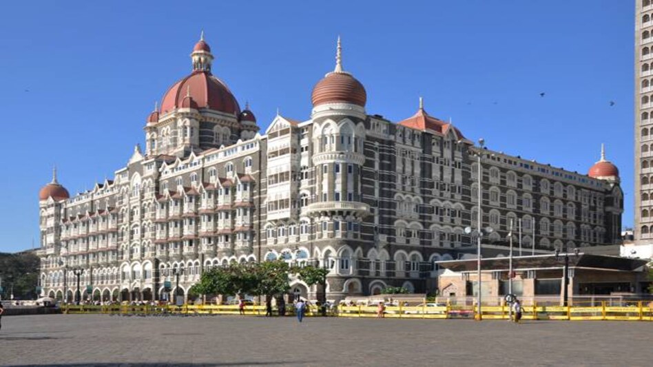 Mumbai's Taj Hotel receives bomb threat call from Pakistan; security beefed up Mumbai's Taj Hotel receives bomb threat call from Pakistan; security beefed up