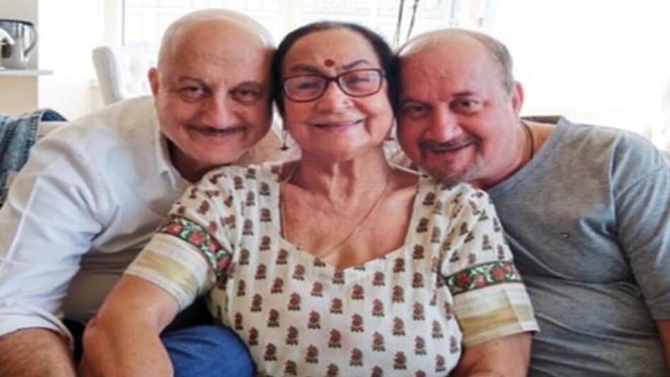 Anupam Kher's family tests positive for coronavirus Anupam Kher's family tests positive for coronavirus