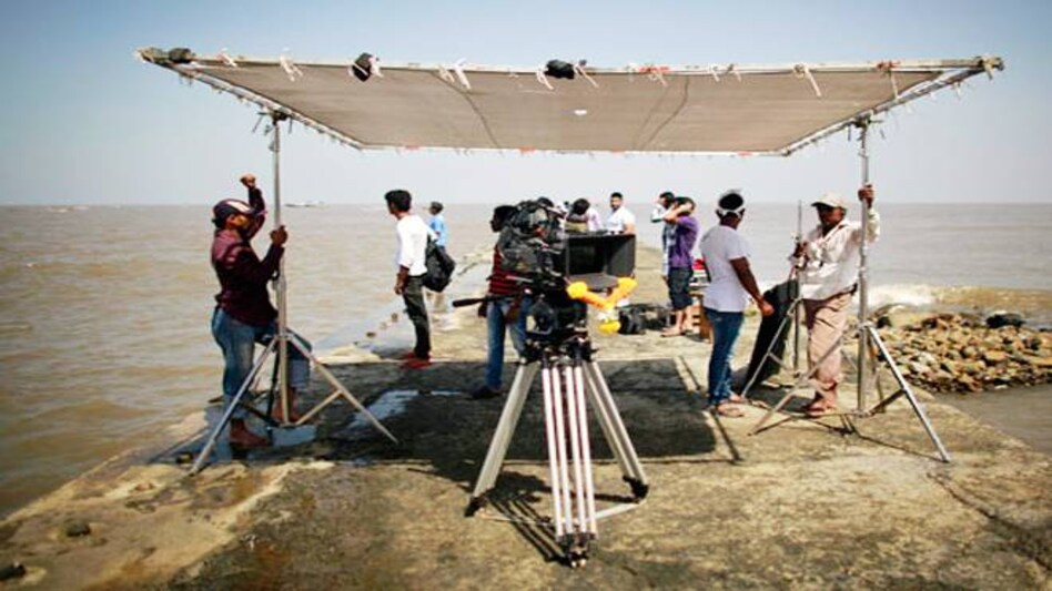 Actors over 65 years cannot film, says govt; why not, asks Bombay High Court Actors over 65 years cannot film, says govt; why not, asks Bombay High Court