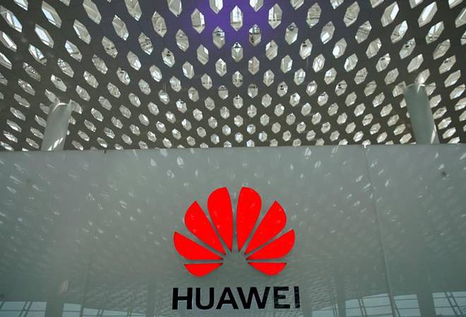 Huawei overtakes Samsung Huawei overtakes Samsung
