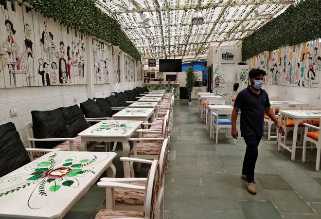 Coronavirus pandemic hits restaurant business