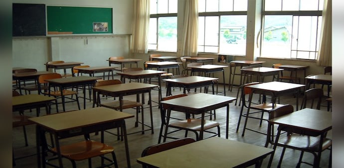 CBSE has decided to cut the curriculum for classes 9-12 to reduce the load on students CBSE has decided to cut the curriculum for classes 9-12 to reduce the load on students