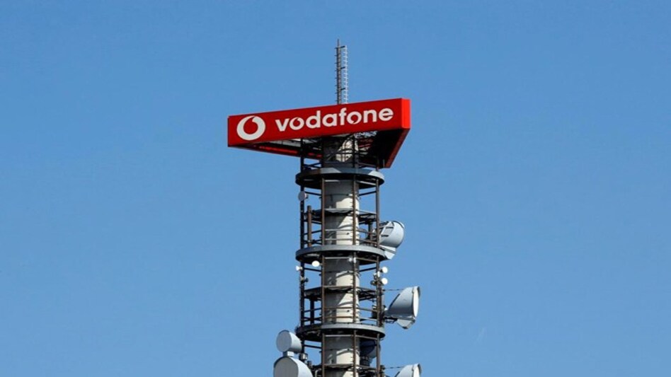 Major relief for Vodafone Idea, SC orders I-T Dept to pay Rs 833 crore tax refund Major relief for Vodafone Idea, SC orders I-T Dept to pay Rs 833 crore tax refund