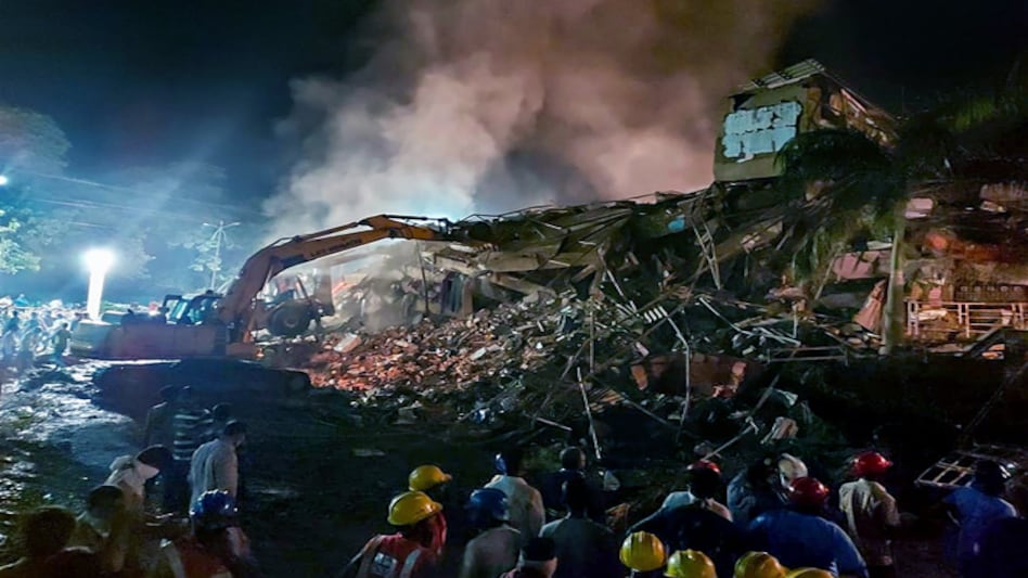 The Tarek Garden building collapsed in the Kajalpura area of Mahad Tehsil in Raigad at about 6:50 pm on Monday The Tarek Garden building collapsed in the Kajalpura area of Mahad Tehsil in Raigad at about 6:50 pm on Monday