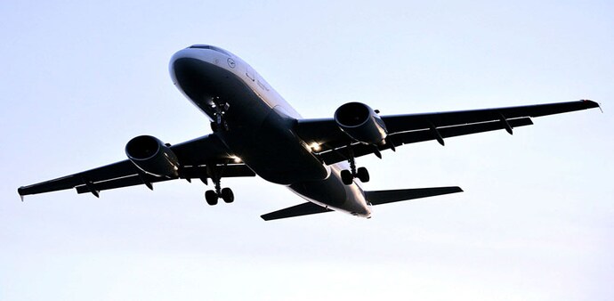 Govt allows meals on flights Govt allows meals on flights