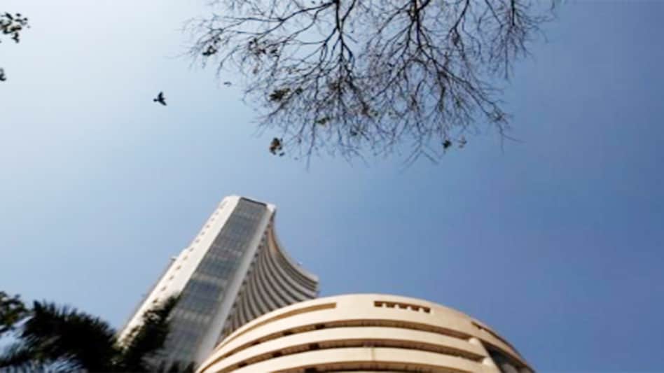 Stocks to watch today: Hindalco, NTPC, Glenmark Pharma, Berger Paints, United Breweries, Indian Bank, MRF, Fortis Healthcare, Greenply are among the top companies that will be reporting their April-June quarterly earnings Stocks to watch today: Hindalco, NTPC, Glenmark Pharma, Berger Paints, United Breweries, Indian Bank, MRF, Fortis Healthcare, Greenply are among the top companies that will be reporting their April-June quarterly earnings
