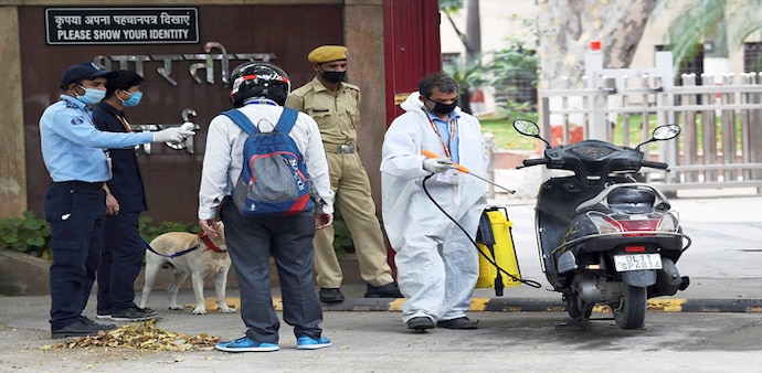 Delhi has reported 1,544 fresh COVID-19 cases, taking the tally to 1,64,071 in the 24 hours span. It is the first time in over a month that the number of new infections has crossed 1,500-mark in the national capital Delhi has reported 1,544 fresh COVID-19 cases, taking the tally to 1,64,071 in the 24 hours span. It is the first time in over a month that the number of new infections has crossed 1,500-mark in the national capital